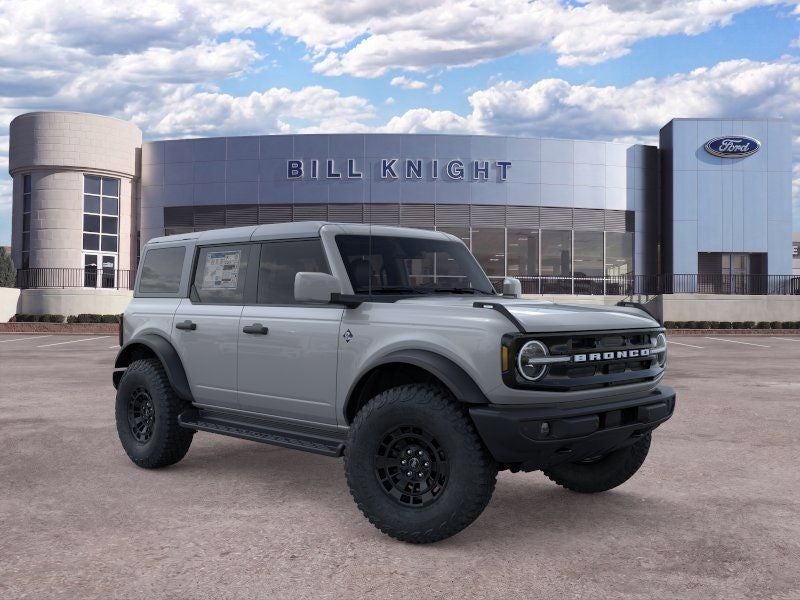 2026 Ford Bronco Outer Banks in Avalanche Gray — front three-quarter view
