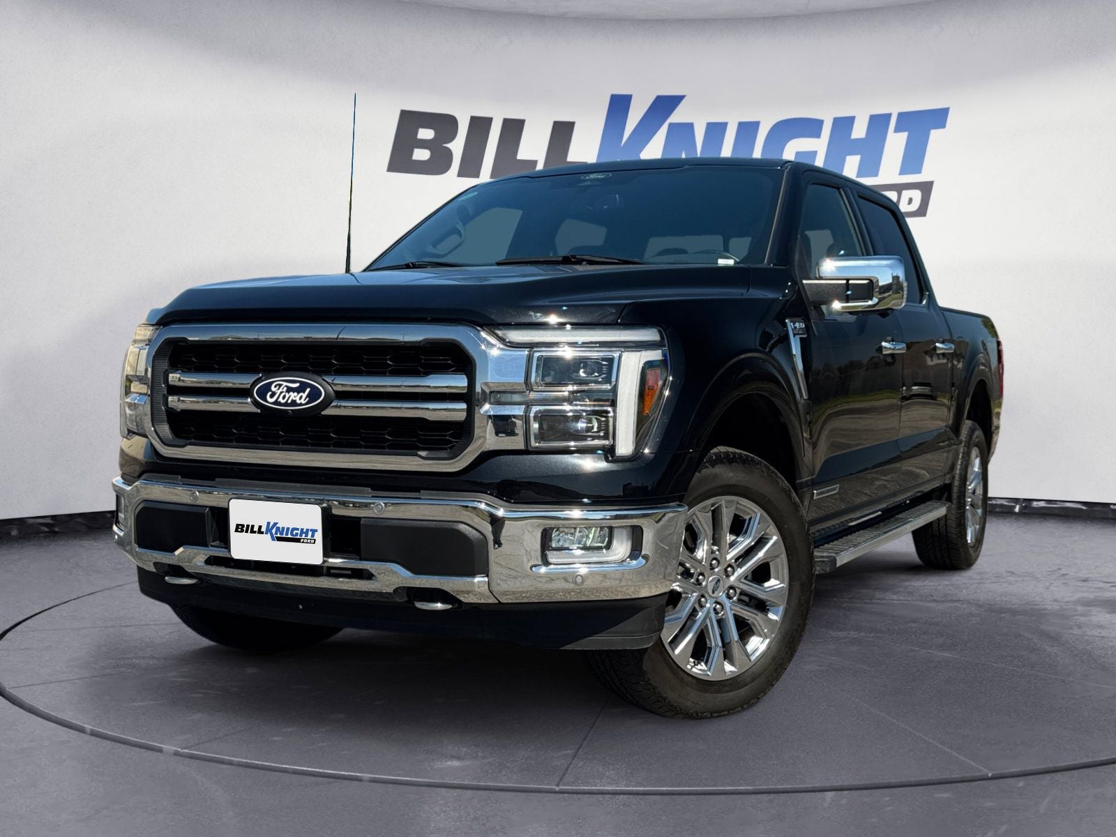 2024 Ford F-150 Lariat in Black Metallic — front three-quarter view