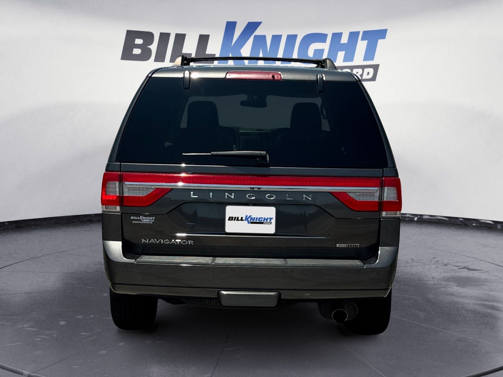2016 Lincoln Navigator — interior view