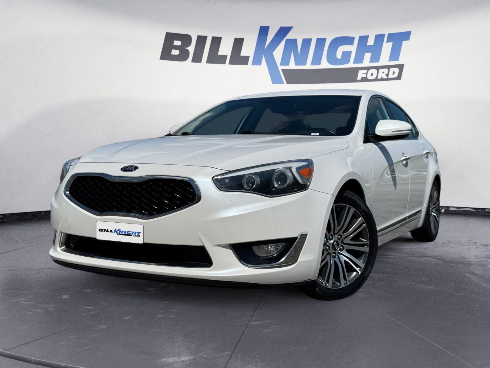 2015 Kia Cadenza Premium in Snow White Pearl — front three-quarter view